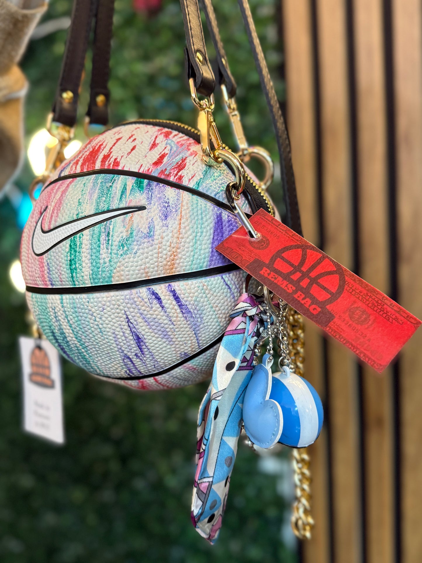 Lady Paint Pink charms