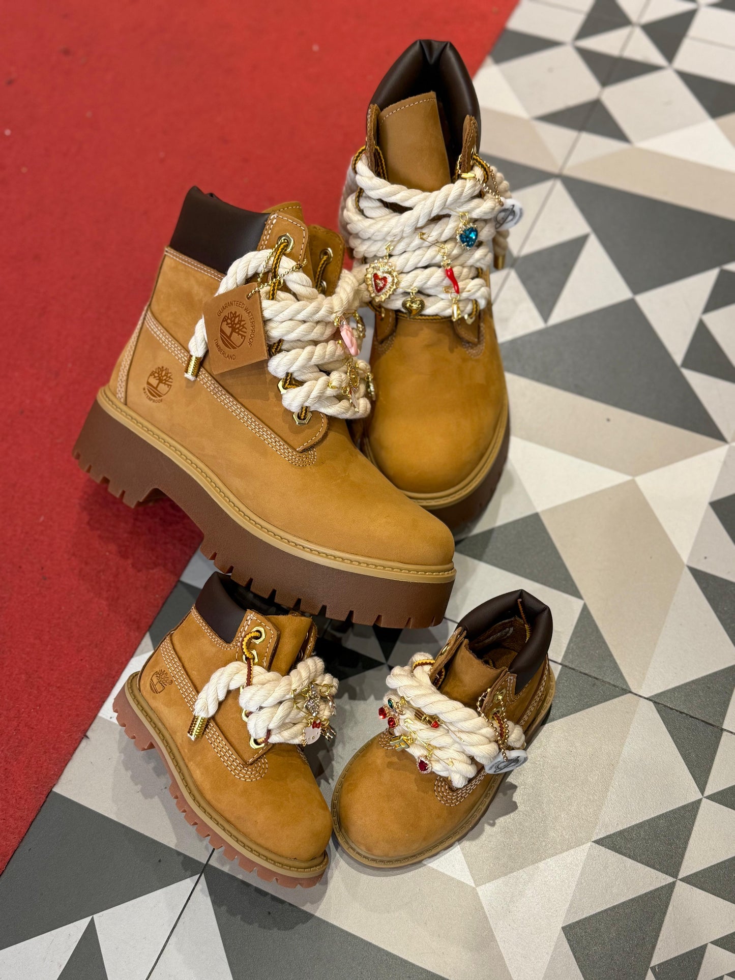 Personalizzazione laccio in Raso e Charms