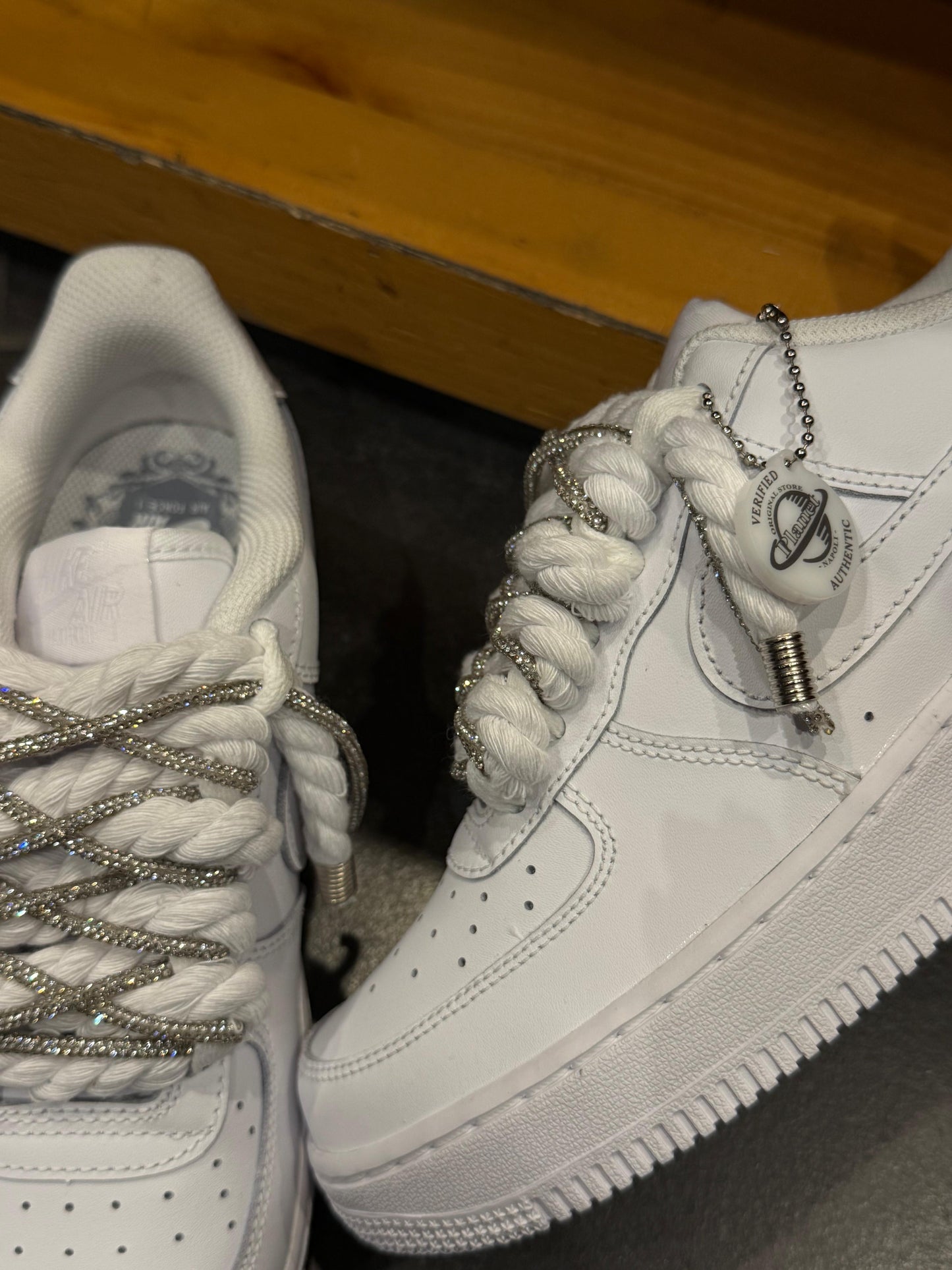 Personalizzazione laccio in Raso e Charms