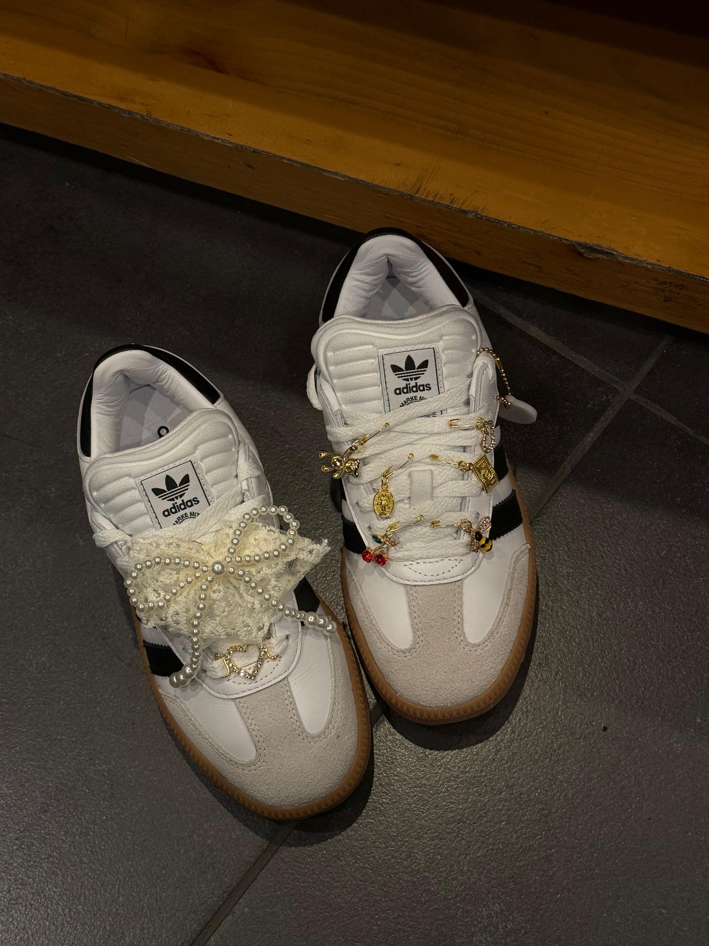 Personalizzazione laccio in Raso e Charms